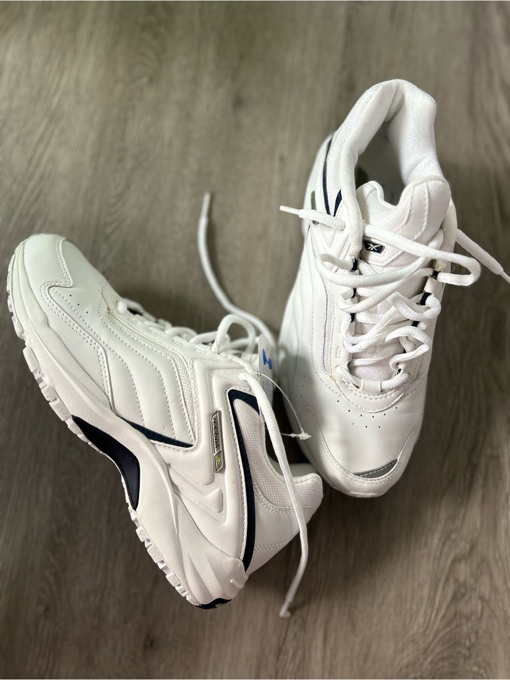 REEBOK Roadspeed DMX White Walking Sneakers Sz 9 M